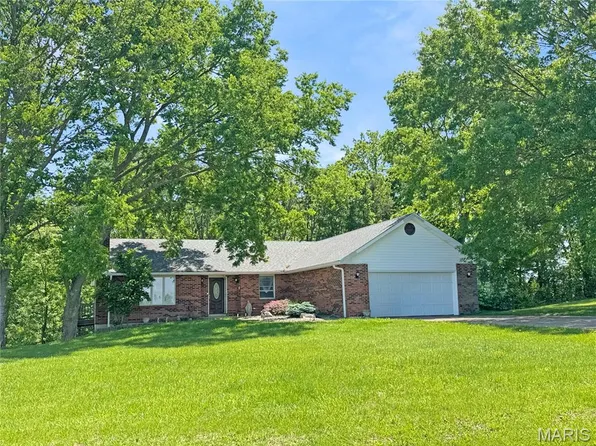 4600 Hilltop Dr, Washington, MO 63090