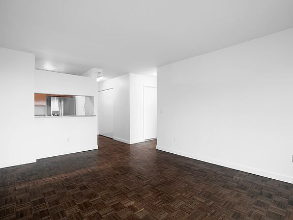 4th image of 420 W 42nd St APT 27C