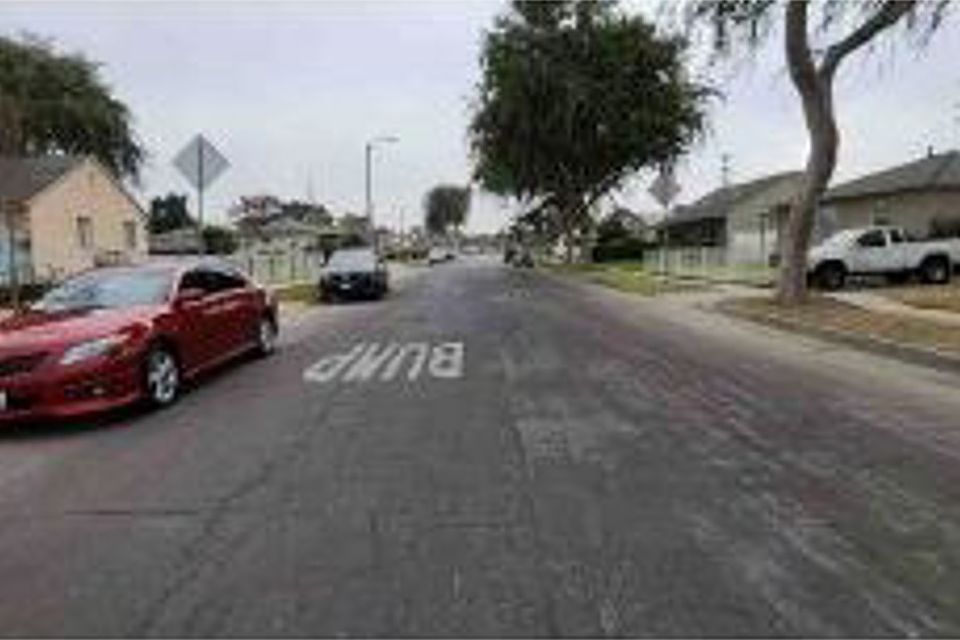 Exterior Neighborhood (street photo)