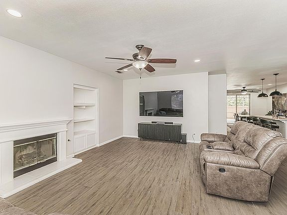 5th image of 376 W Orange St