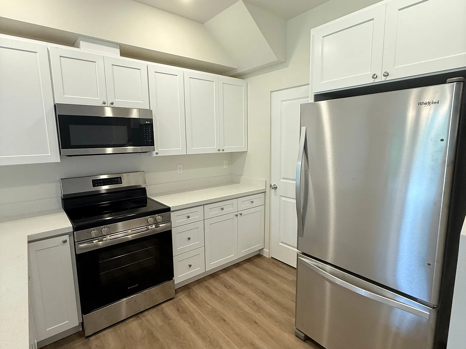 3 bed, 2.5 bath, 1499 sqft, $2,600 — Photo 4