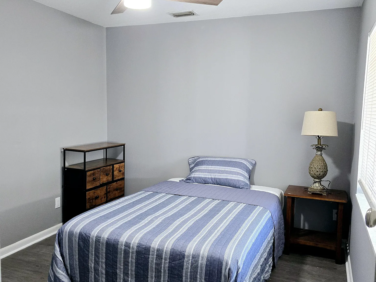 4 bed, 2.0 bath, 1518 sqft, $866 — Photo 1