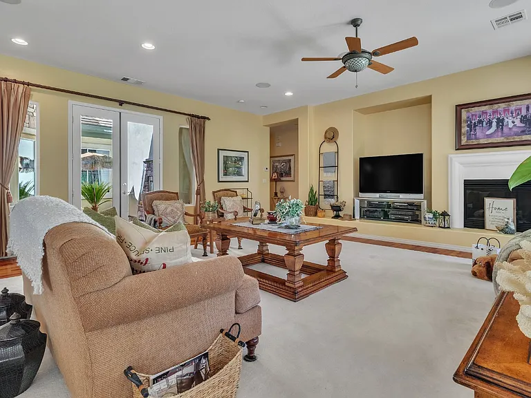 1455 Foothills Village Dr — Photo 15