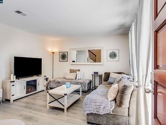 4th image of 7686 Arbor Creek Cir