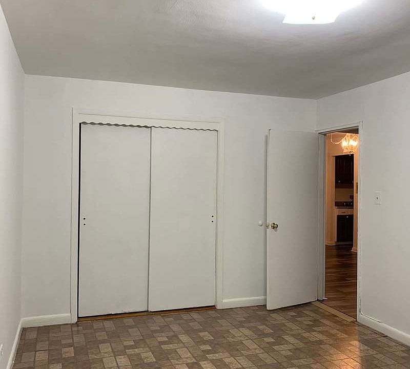 2nd image of 930 E 7th St Floor 1