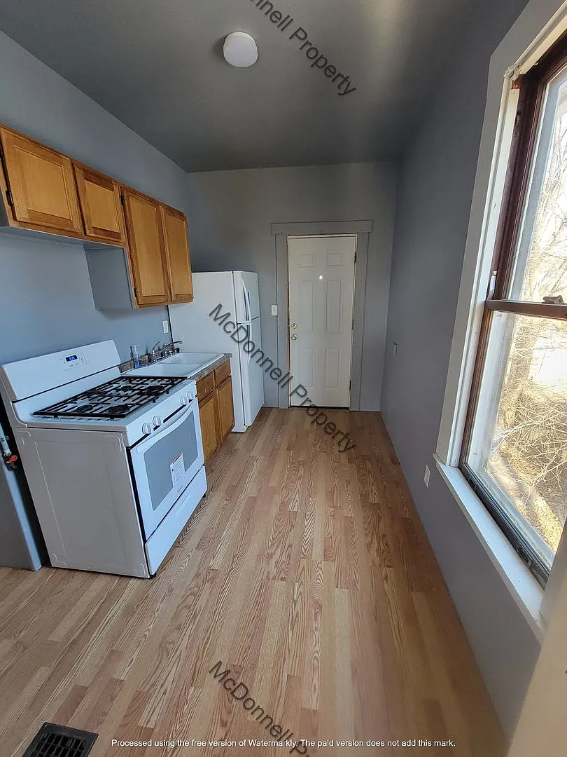 Studio, 1.0 bath, $575 — Photo 3