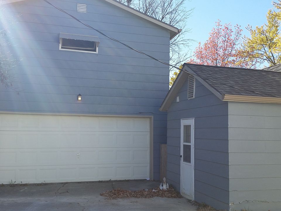2nd image of 22 S 10th St