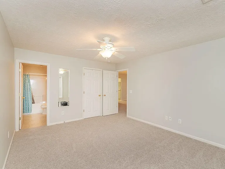 215 E Middlebury Ln SW — Photo 19