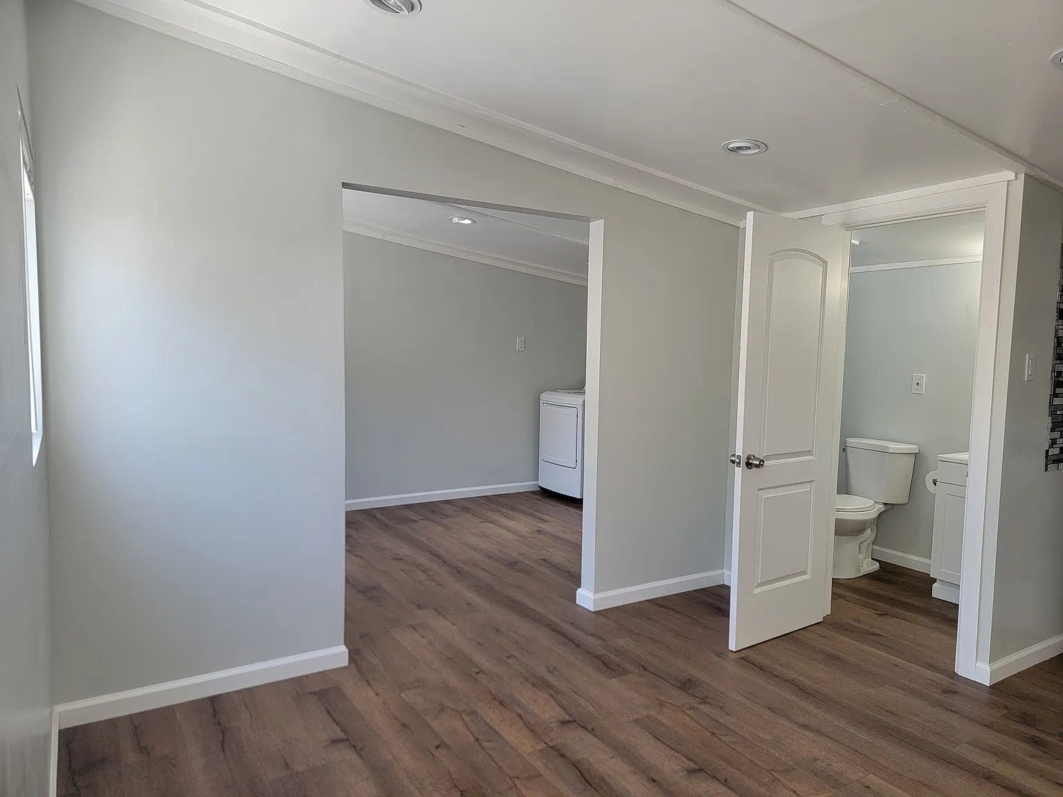 1 bed, 384 sqft, $1,350 — Photo 3