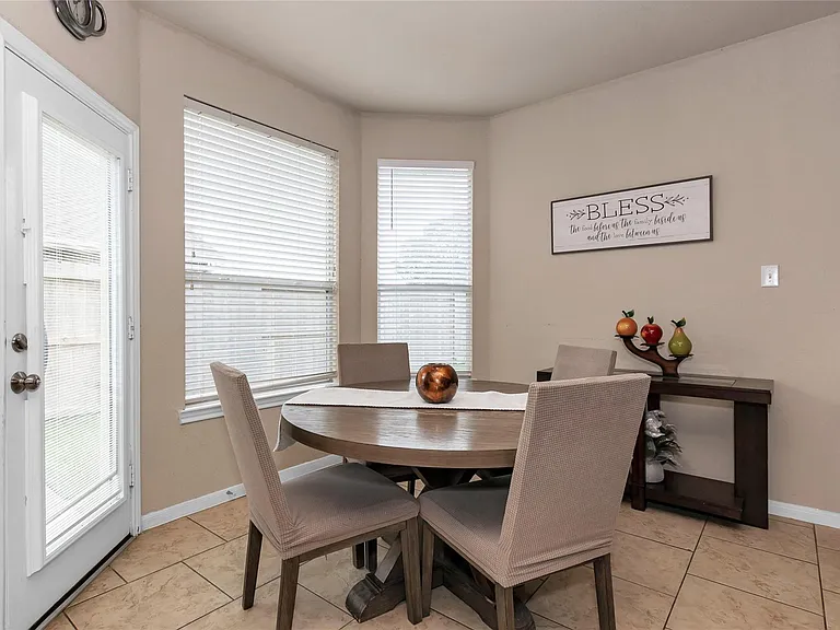 5915 Estonia Ct — Photo 14