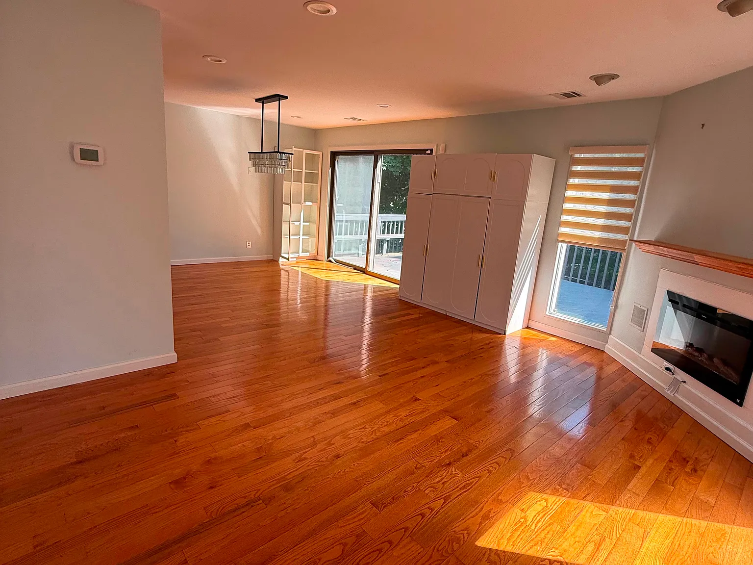 4 bed, 1800 sqft, $5,600 — Photo 4