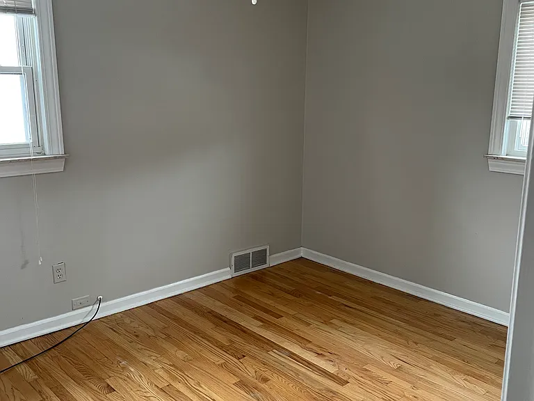 1814 N Center St — Photo 10