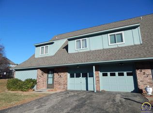 2925 SW Foxcroft 1 Ct, Topeka, KS 66614