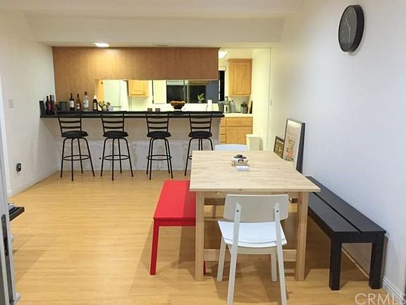 3rd image of 3812 The Strand APT 4