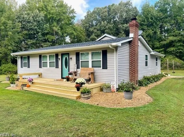 2977 Burt Ln, Hayes, VA 23072