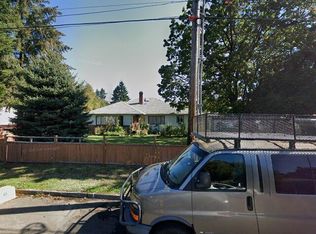 210 SE 157th Ave ROOM 3, Portland, OR 97233