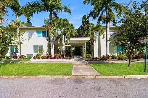 301 4th Ave N, St Petersburg, FL 33701 Photo 1