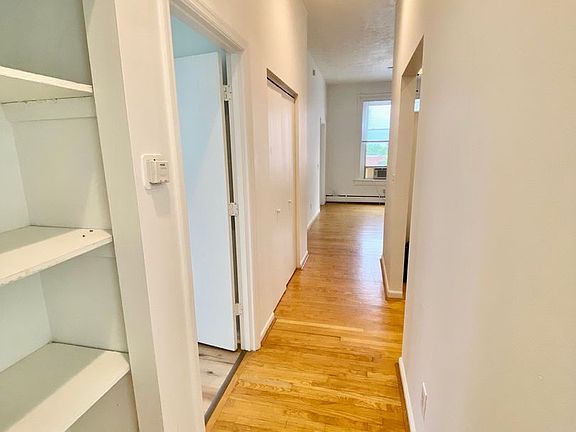 3rd image of 250 Warner St #5