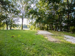 8713 Midview Dr, Unionville, IN 47468
