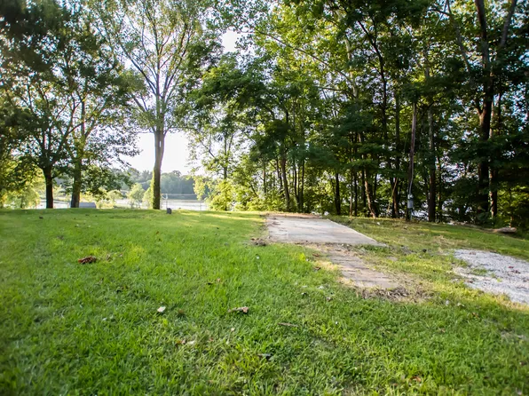 8713 Midview Dr, Unionville, IN 47468