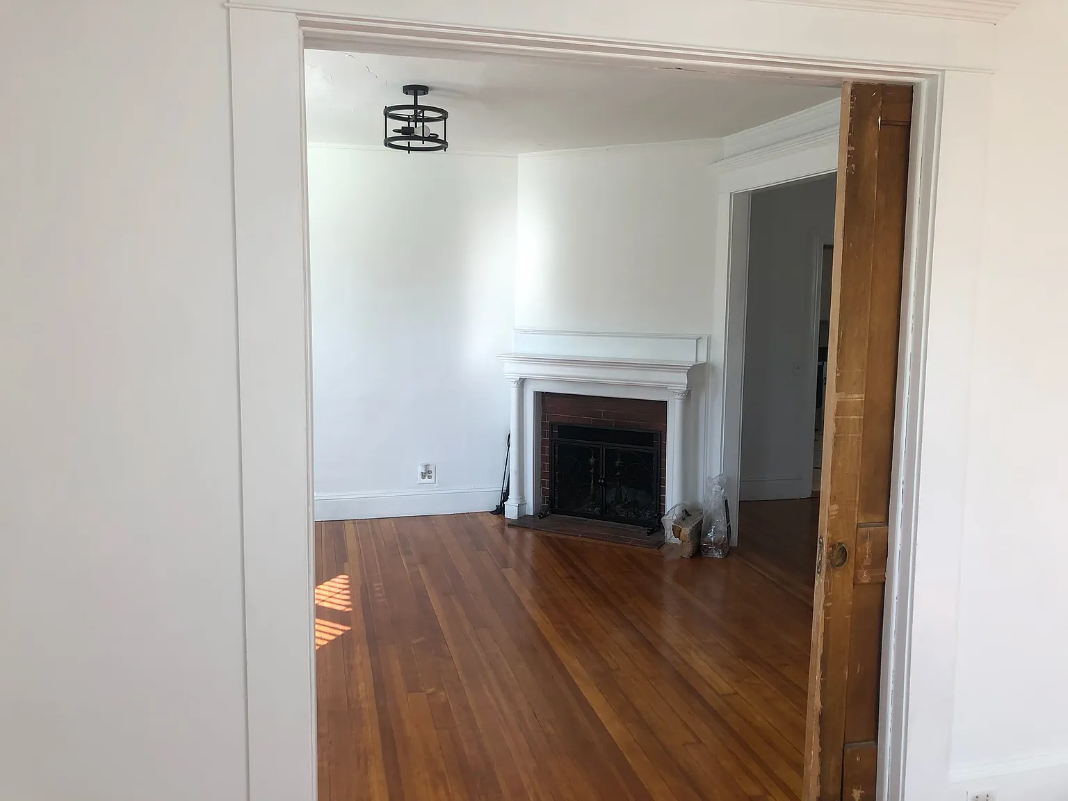 111 Narragansett St — Photo 2