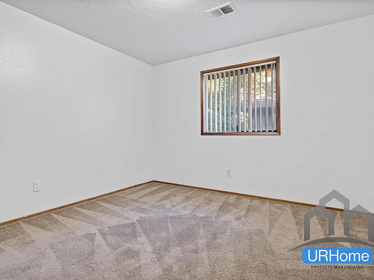 400 SE 169th Ave — Photo 8