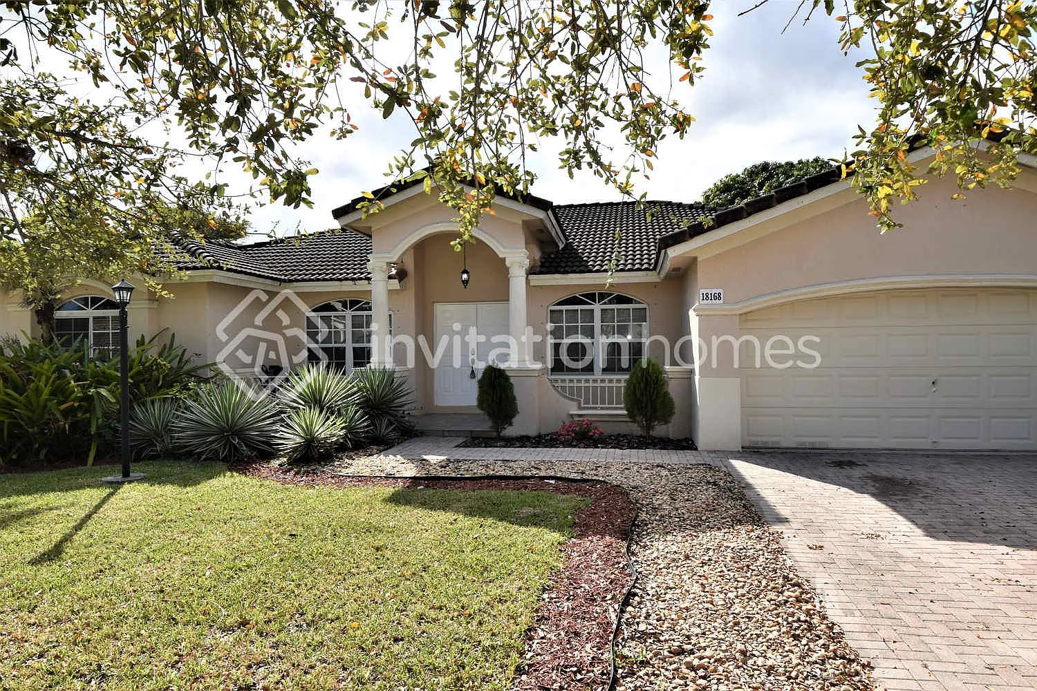 18168 SW 151st Ave Miami, FL 33187 — Photo 1