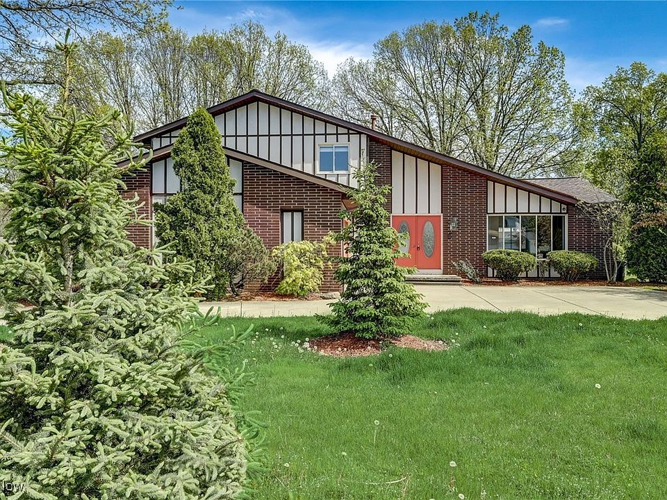 1st image of 4011 Brewster Dr