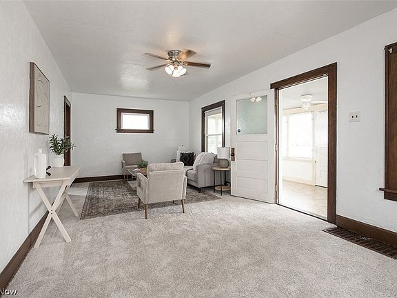 5th image of 930 E 250th St