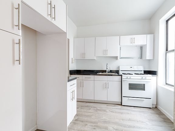 4th image of 555 W 170th St #A64