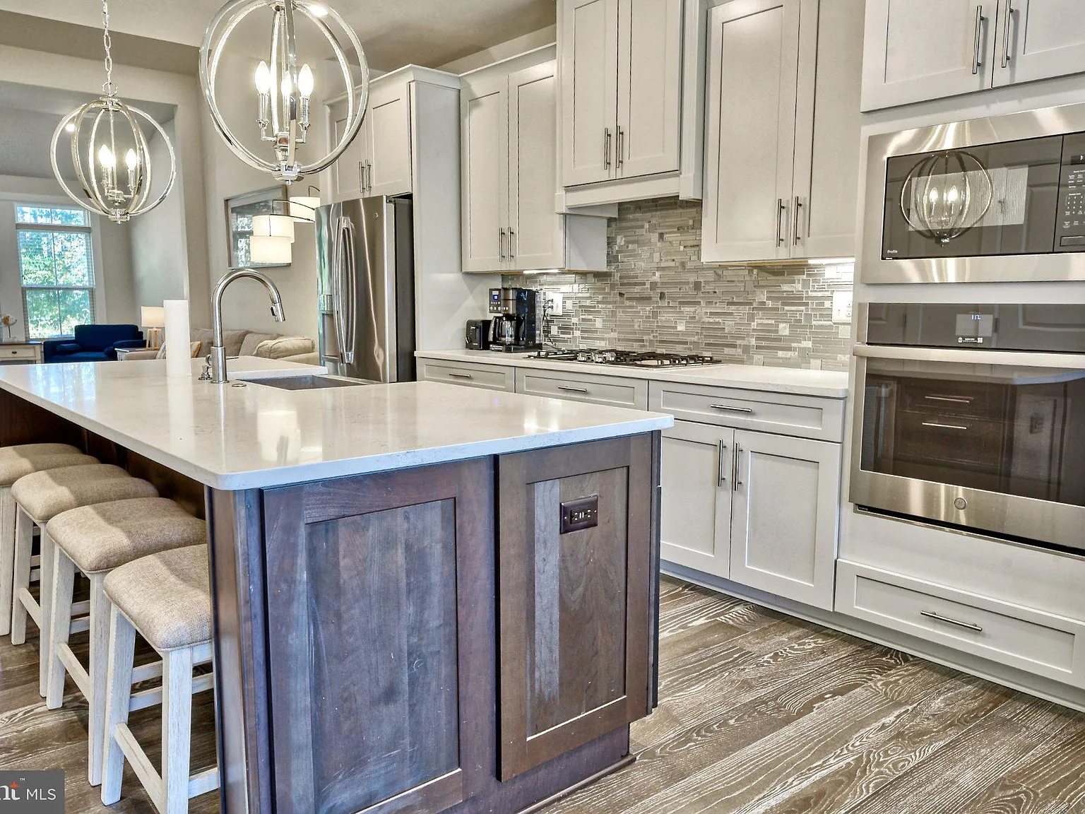 3 bed, 2.5 bath, 2100 sqft, $2,495 — Photo 4