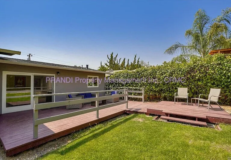 2040 Shady Ln — Photo 17