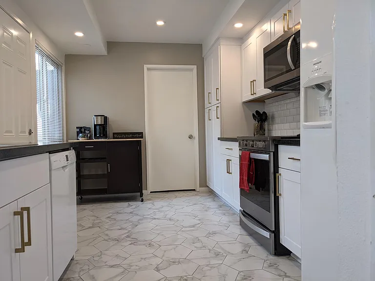 4181 Balboa Way — Photo 5
