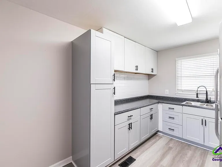 103 Sparta St — Photo 12