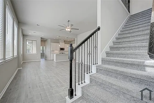 3 bed, 1985 sqft, $2,800 — Photo 3