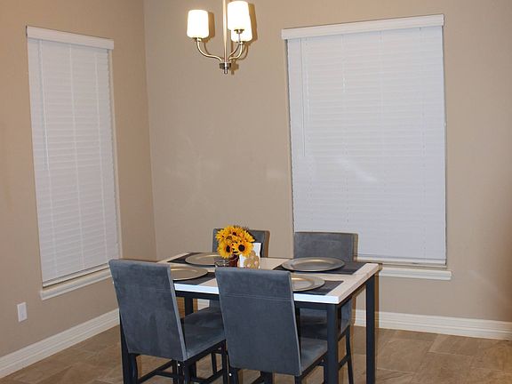 5th image of 211 Bismark Palm Dr
