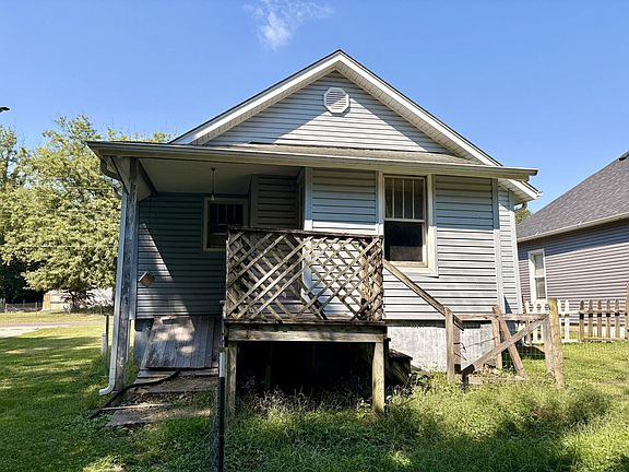 5th image of 508 S Abat St
