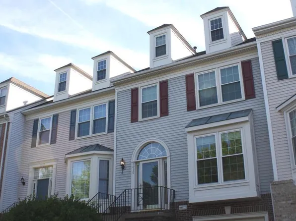 7059 Kings Manor Dr #7059, Alexandria, VA 22315