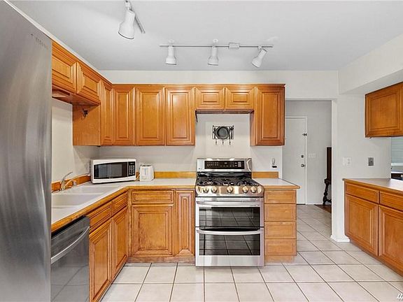 4th image of 1106 Bellefield Park Ln #1106