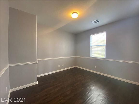 5th image of 704 Chepstow Ave