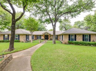 1306 Woodvine Dr, Euless, TX 76040