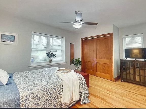 4th image of 1322 E Ocean View Ave #A