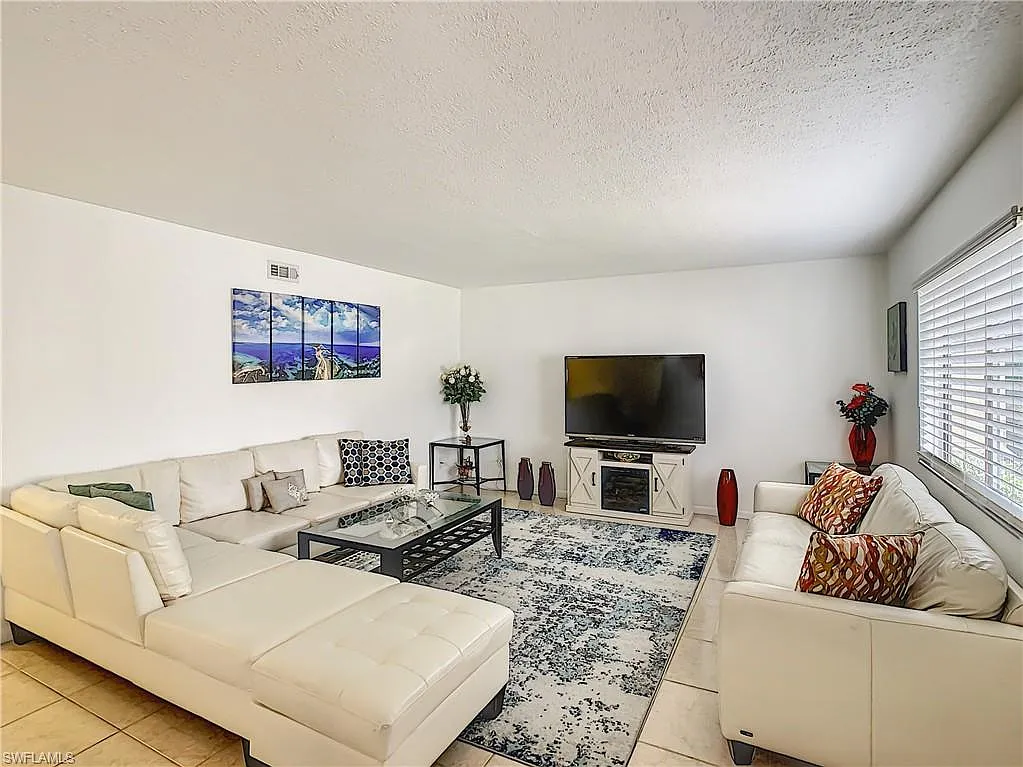 2 bed, 2.0 bath, 886 sqft, $1,780 — Photo 4