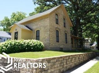 101 S 9th St, Clear Lake, IA 50428