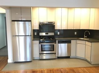 2535 37th St, Astoria, NY 11103