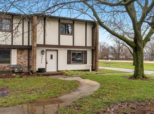 4450 Pepper Dr, Rockford, IL 61114