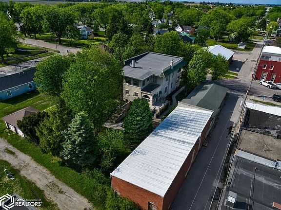 4th image of 129 W 2nd St