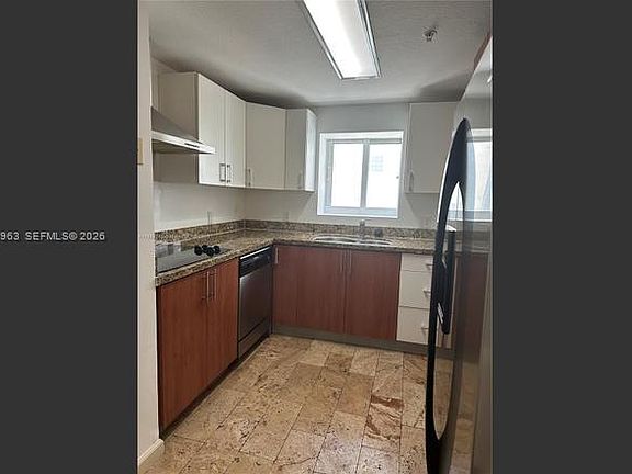 5th image of 170 SE 14th St APT 2604