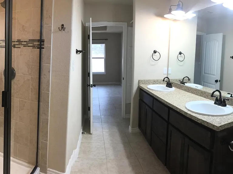 391 Windy Hill Dr — Photo 5