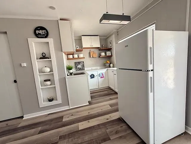1 bed, 1.0 bath, 400 sqft, $1,050 — Photo 2